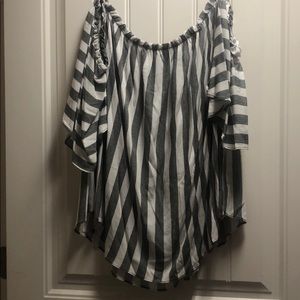 Plus size Chic Soul (Spin brand) off shoulder top Sz. 2xl